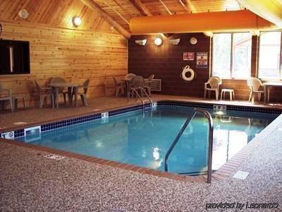 Pine Peaks Lodge & Suites Cross Lake Servizi foto